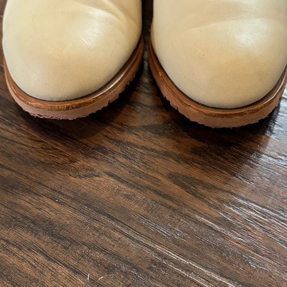 FootJoy Classics Two-Tone Saddle Oxfords in Cream and Blue Suede main image 4